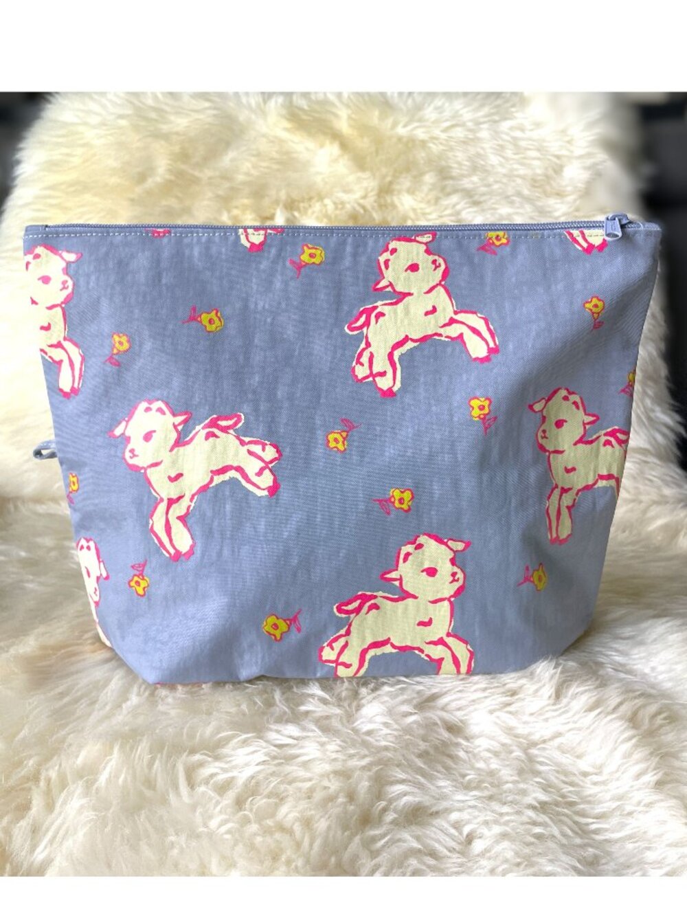 NWOT Baggu Go Pouch Large - Lambs (Spring Animals) (Mist)